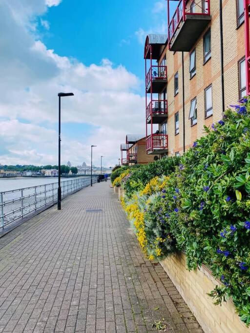 Bright &Spacious One Bedroom Flat Off Canary Wharf London Eksteriør bilde