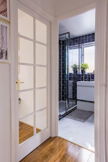 Bright &Spacious One Bedroom Flat Off Canary Wharf London Eksteriør bilde